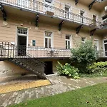 Knezits Spacious Ac Terrace Free Parking