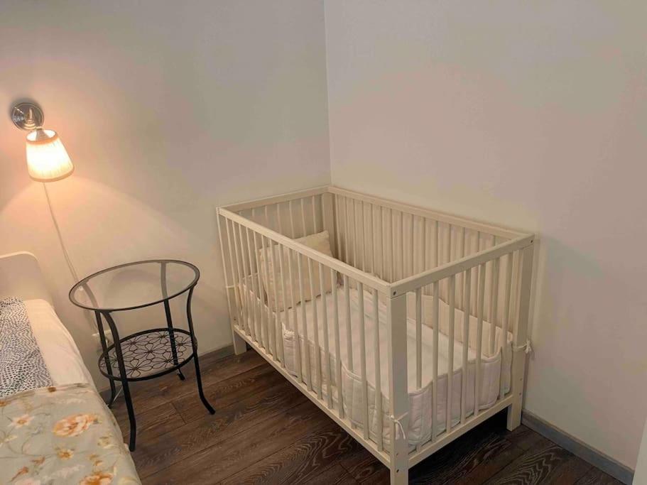 Knezits Spacious Ac Terrace Free Parking Apartment *