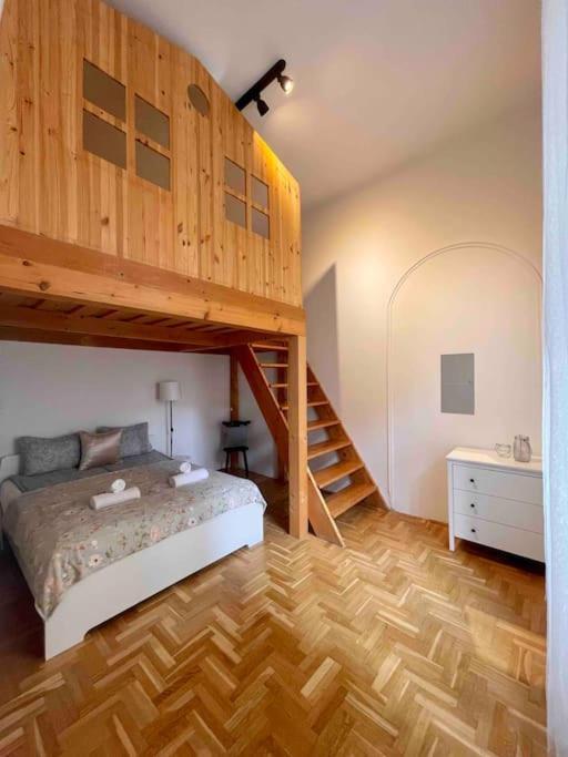 Knezits Spacious Ac Terrace Free Parking Apartment Budapest