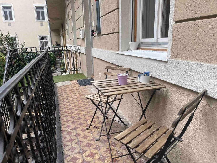 Apartment Knezits Spacious Ac Terrace Free Parking *