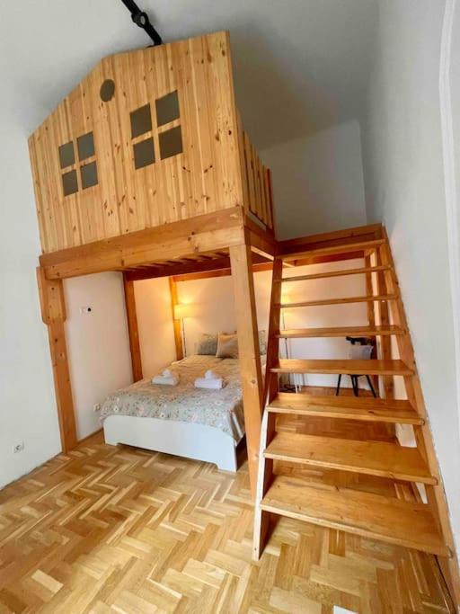 Knezits Spacious Ac Terrace Free Parking * Budapeszt